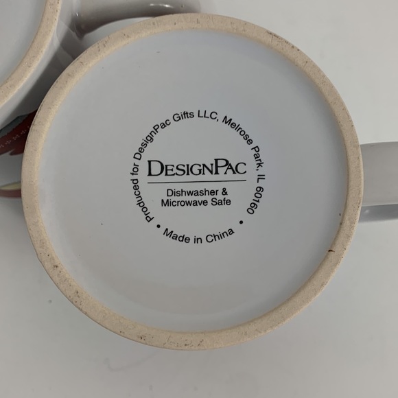 NWOT Design PAC set of 2 Gnome mugs. White with gnomes dressed in red - Picture 4 of 4